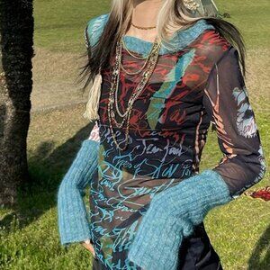 **NEW BOUTIQUE STYLE MESH GRAFFITI TOP